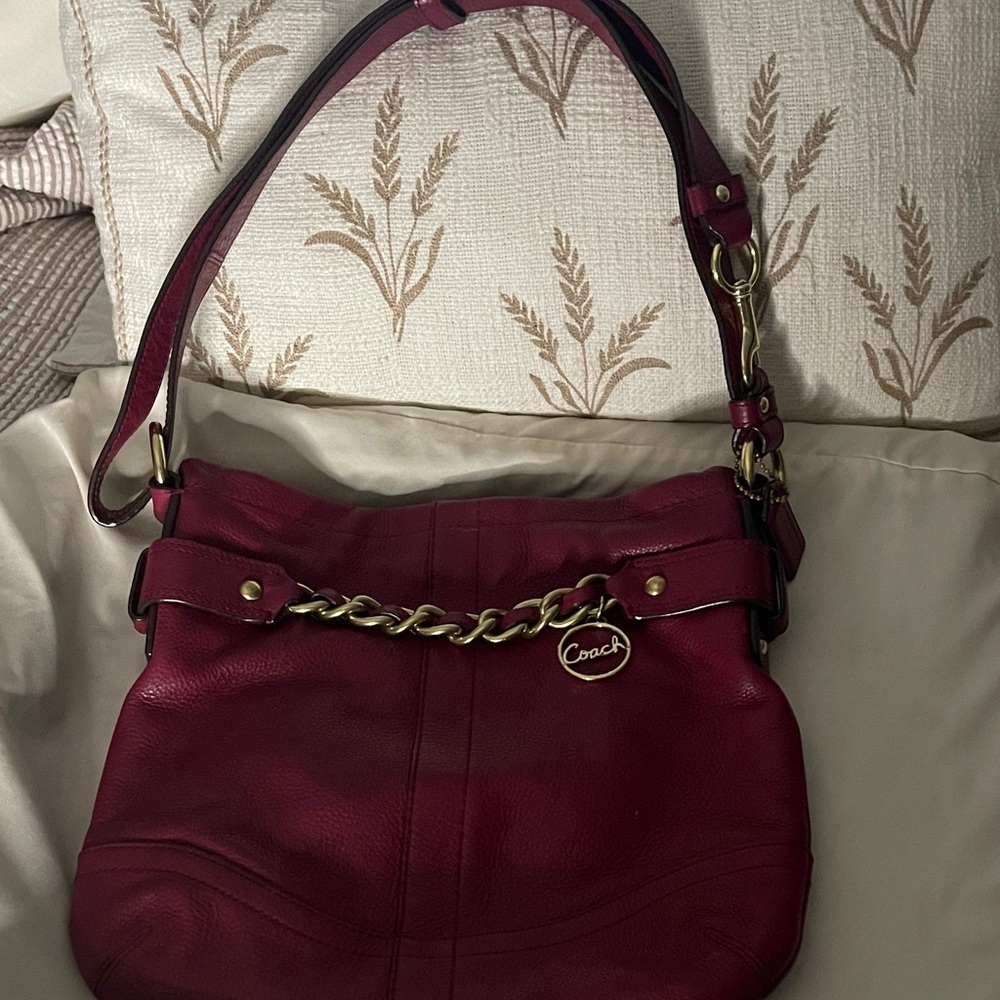 Coach Burgundy Leather Shoulder Bag with Gold Chain and both Hang Tags